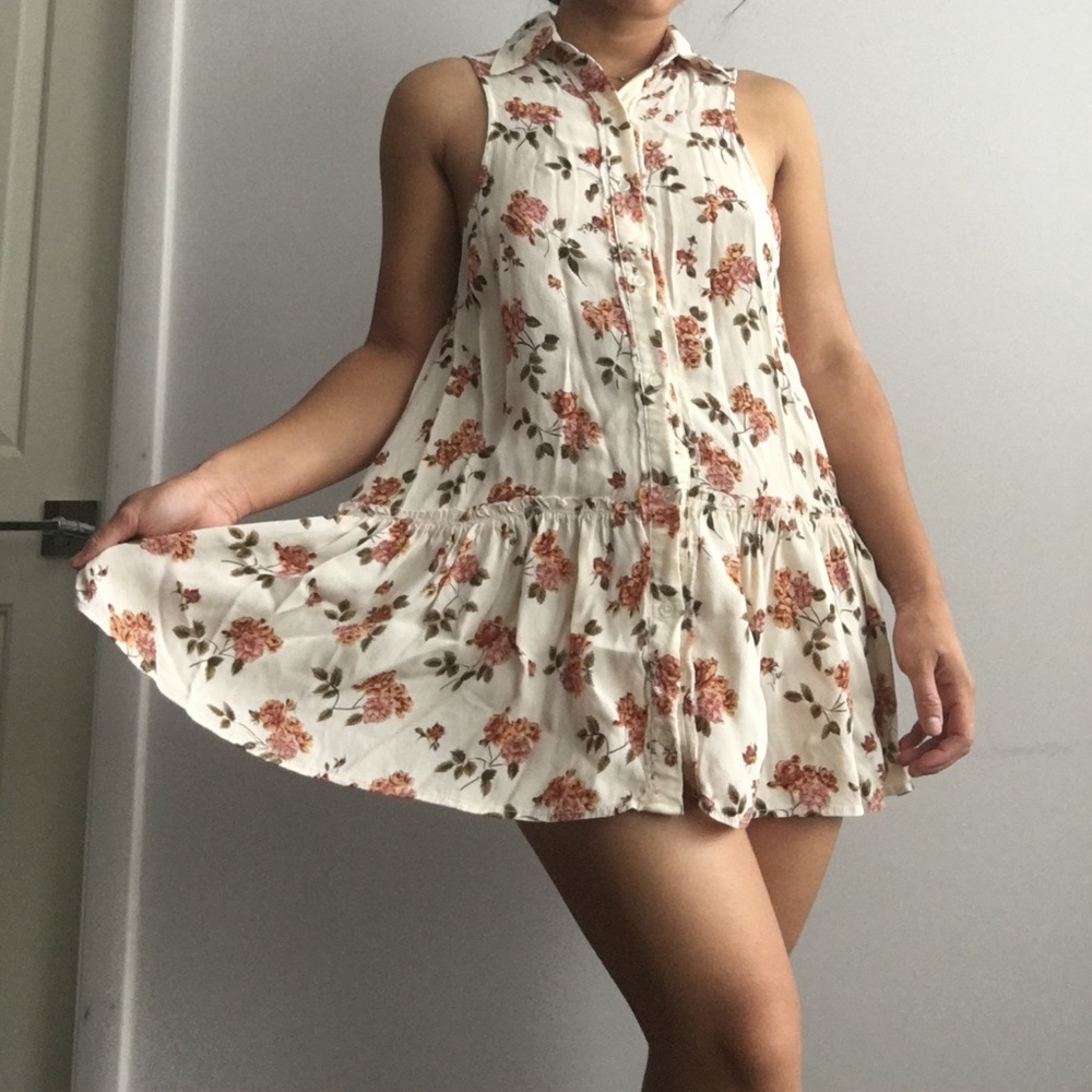 Brandy Melville Floral Collared Dress
